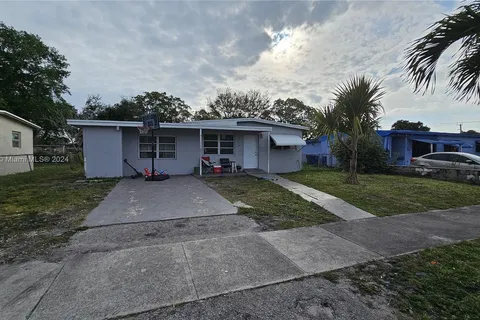 272 NW 30th Ter, Fort Lauderdale FL 33311