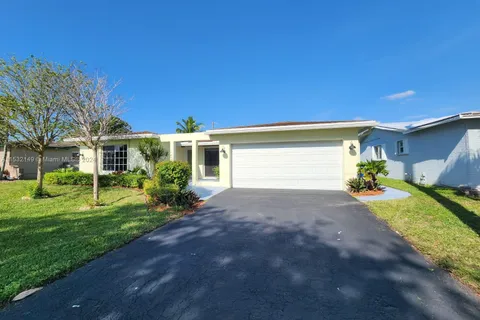 10551 Sunset Strip, Sunrise FL 33322