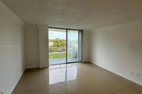 2020 NE 135th St # 303, North Miami FL 33181