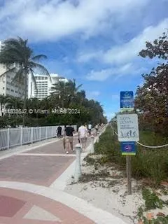 4301 Collins Ave # 907, Miami Beach FL 33140