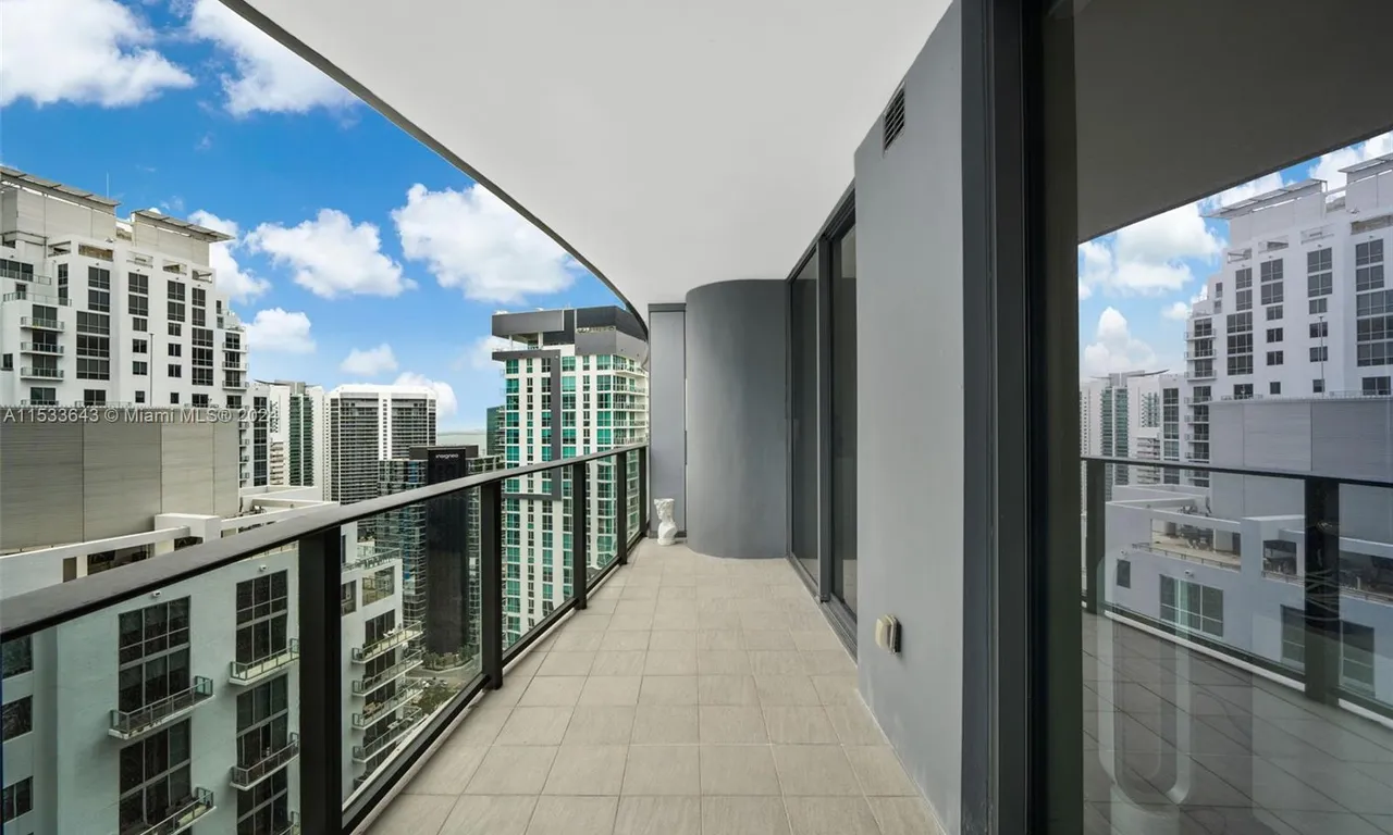 1000 Brickell Plz # 4103, Miami FL 33131