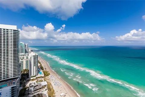 1830 S OCEAN DR. # 3711, Hallandale Beach FL 33009