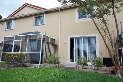 3728 San Simeon Cir, Weston FL 33331