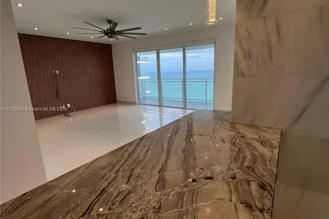 2030 S Ocean Dr # 2221, Hallandale Beach FL 33009