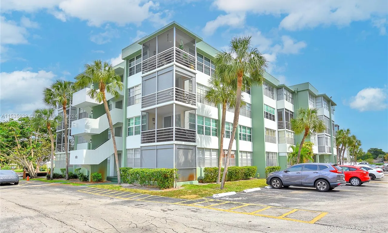 2741 Taft St # 304, Hollywood FL 33020