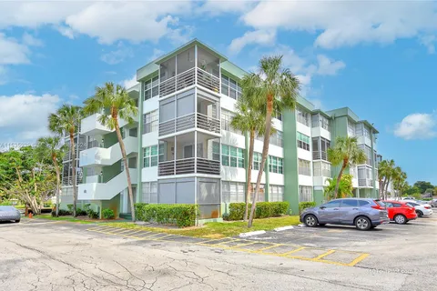 2741 Taft St # 304, Hollywood FL 33020