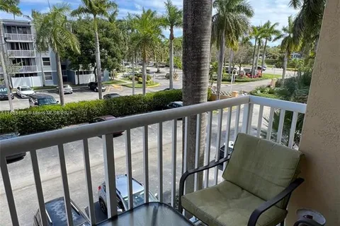 1350 SE 3rd Ave # 309, Dania Beach FL 33004