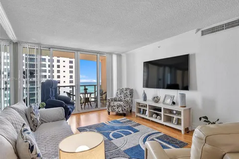 2501 S Ocean Dr # 1108, Hollywood FL 33019