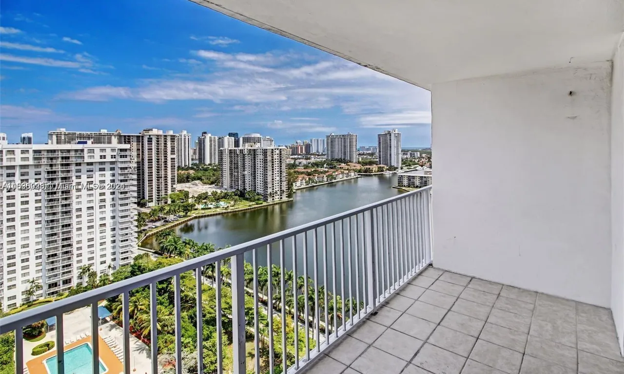 2801 NE 183rd St # 2208W, Aventura FL 33160