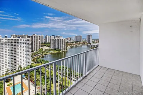 2801 NE 183rd St # 2208W, Aventura FL 33160