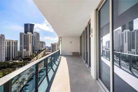 17550 Collins # 1604, Sunny Isles Beach FL 33160