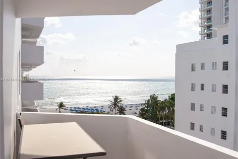 4301 Collins Ave # 902, Miami Beach FL 33140