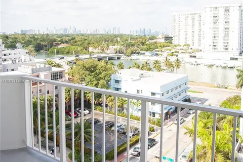 4301 Collins Ave # 902, Miami Beach FL 33140