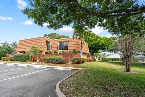 2809 Waterford Dr N # 2809, Deerfield Beach FL 33442