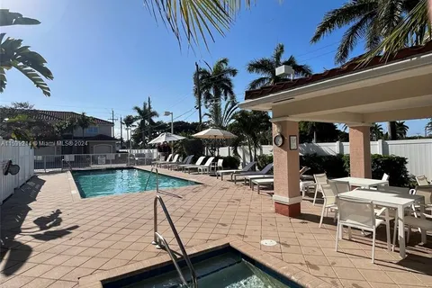 2333 SE 5th St # 2333, Pompano Beach FL 33062