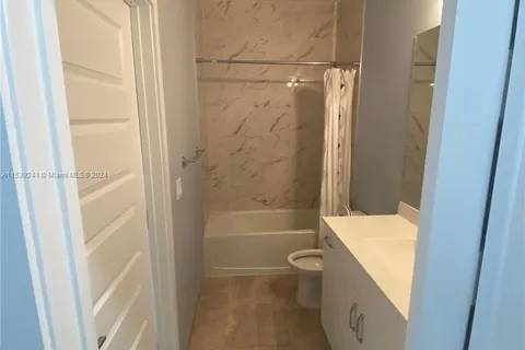 1320 Pioneer Way # 1320, Royal Palm Beach FL 33411