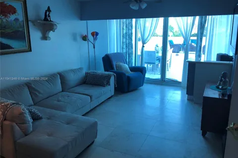 5445 Collins Ave, Miami Beach FL 33140