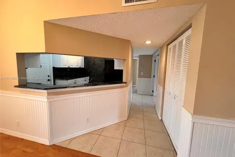 16 Via De Casas Sur # 102, Boynton Beach FL 33426