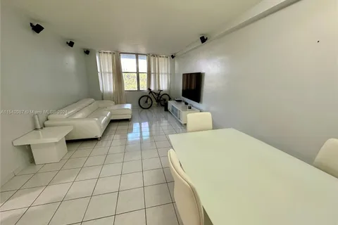 7441 Wayne Ave # 1C, Miami Beach FL 33141