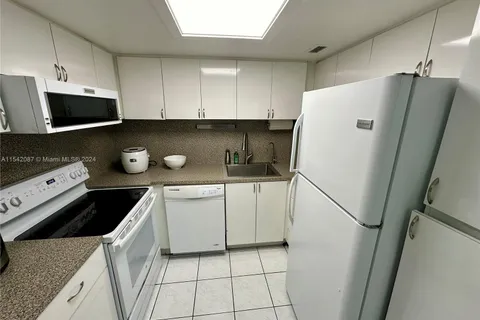 7441 Wayne Ave # 1C, Miami Beach FL 33141