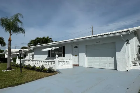 2019 SW 16th Ave, Boynton Beach FL 33426