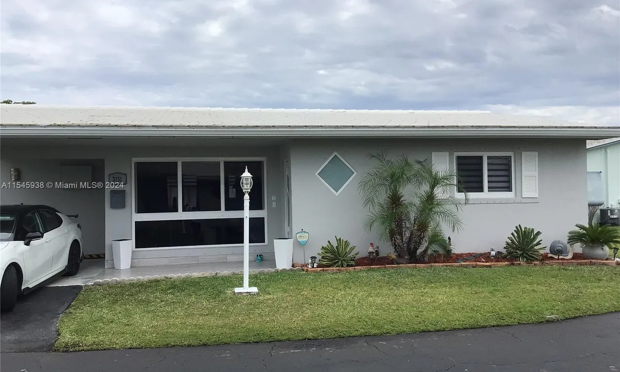 3131 Byron Cir, Hollywood FL 33021