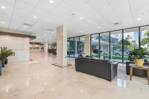 400 Kings Point Dr # 831, Sunny Isles Beach FL 33160