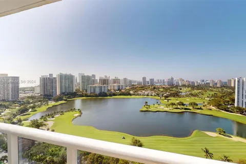 3625 N Country Club Dr # 2606, Aventura FL 33180