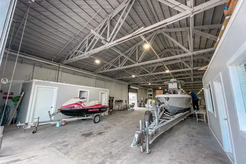 3780 NW 52nd St, Hialeah FL 33142