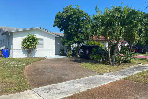 175 SW 4th St, Deerfield Beach FL 33441