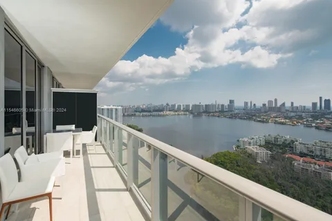 16385 Biscayne Blvd # 3118, North Miami Beach FL 33160