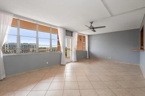 2025 NE 164th St # 708, North Miami Beach FL 33162