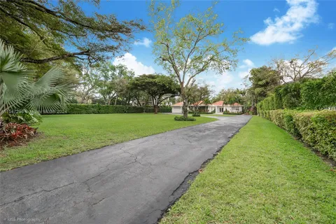 5320 N Kendall Dr, Coral Gables FL 33156