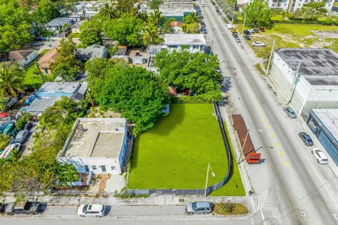 7032 NW 2nd Ct, Miami FL 33150