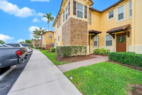 9247 SW 227th St # 2, Cutler Bay FL 33190