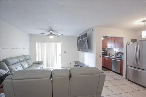 7561 NW 16th St # 2305, Plantation FL 33313