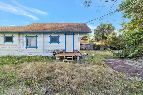 611 N Broadway, Lantana FL 33462