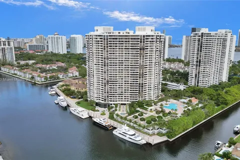 1000 Island Blvd # 2107, Aventura FL 33160