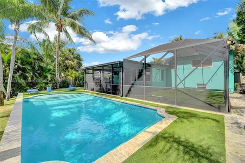1420 Carandis Cir, Lake Clarke Shores FL 33406
