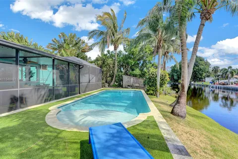 1420 Carandis Cir, Lake Clarke Shores FL 33406