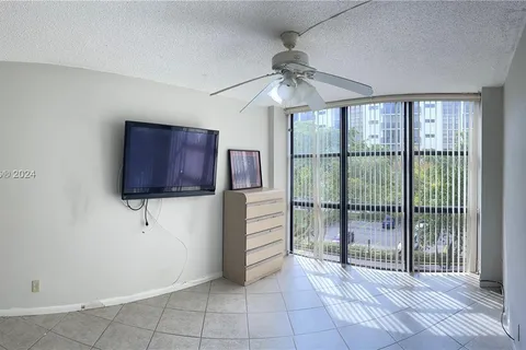 16919 N Bay Rd # 414, Sunny Isles Beach FL 33160