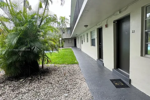 3901 SW 112th Ave # 6, Miami FL 33165