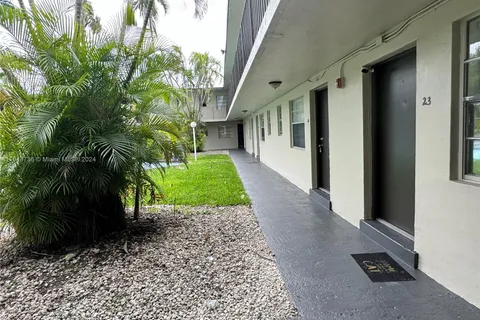 3901 SW 112th Ave # 47, Miami FL 33165