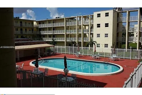 2800 NW 56th Ave # H207, Lauderhill FL 33313