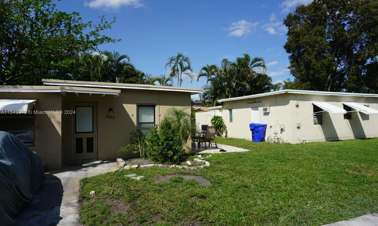 5605 Taylor St, Hollywood FL 33021