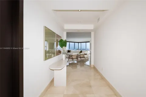 1425 Brickell Ave # 63F, Miami FL 33131