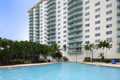 19390 Collins Ave # 121, Sunny Isles Beach FL 33160