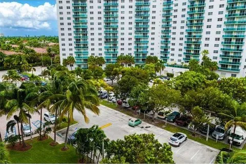 19390 Collins Ave # 121, Sunny Isles Beach FL 33160