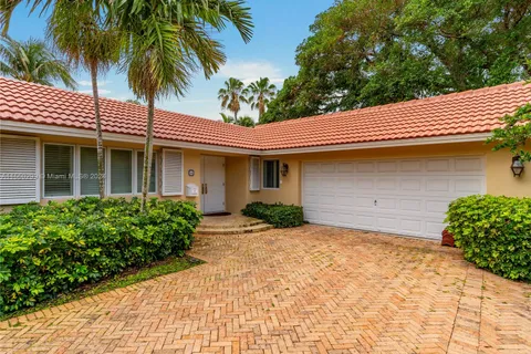 4 Gatehouse Rd, Fort Lauderdale FL 33308