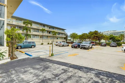 6484 Indian Creek Dr # 129, Miami Beach FL 33141